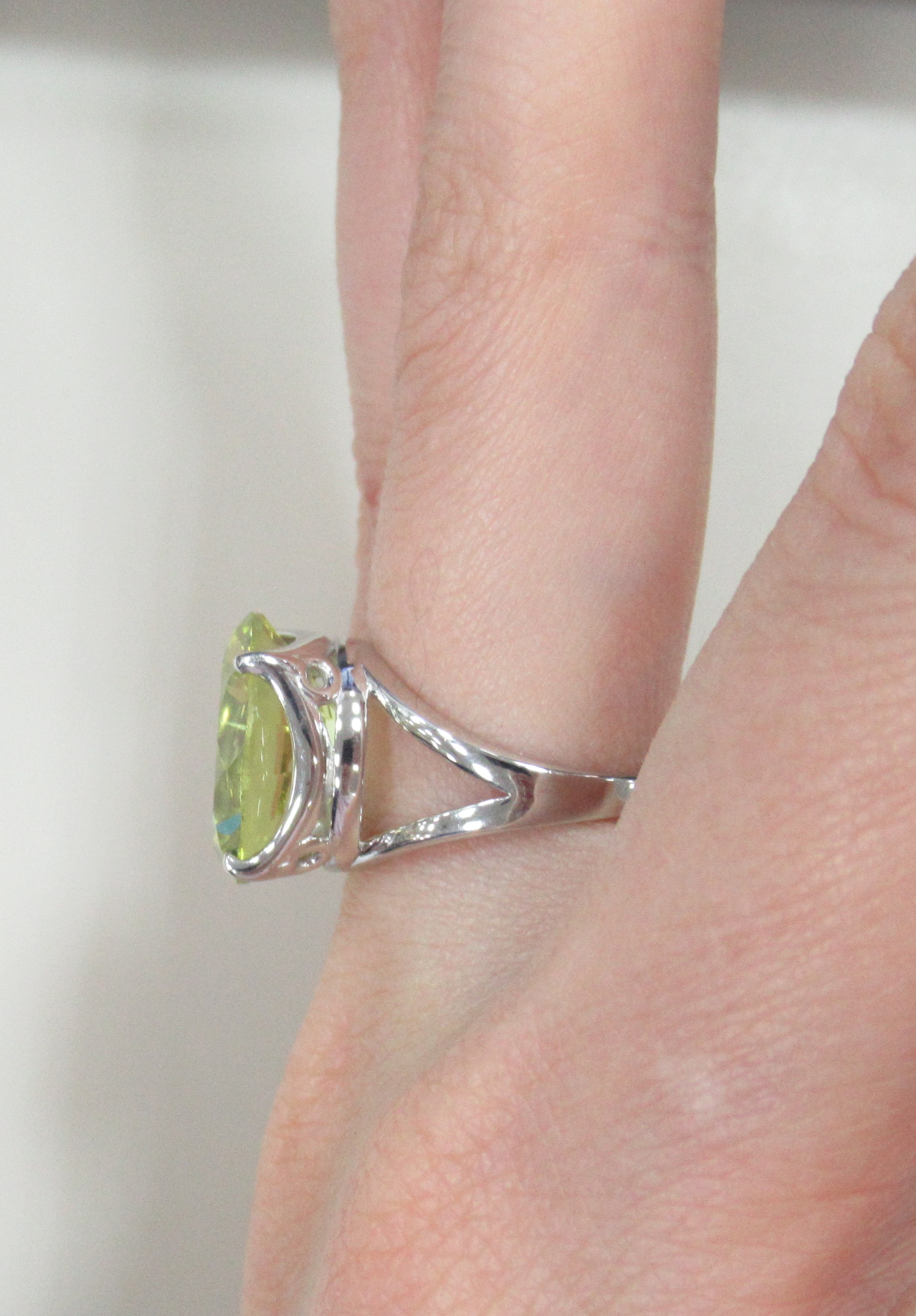 Серебряное кольцо с цитрином